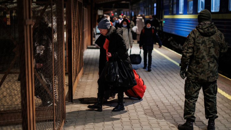 Refugiații ucraineni ajung în gara Przemysl, Polonia.