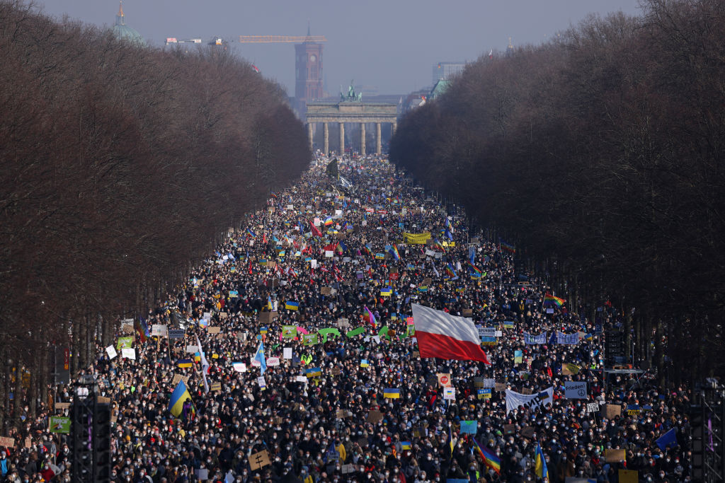 Solidaritate cu Ucraina: În toată lumea au loc manifestații. La Berlin au ieșit în stradă 100.000 de oameni