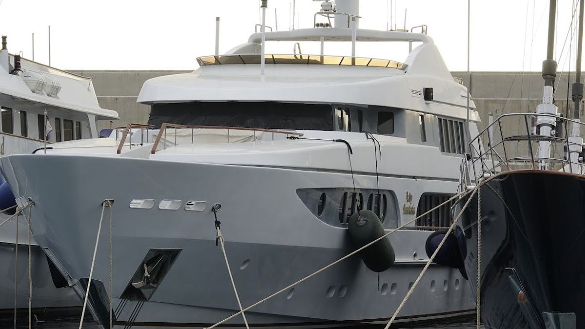 Un marinar ucrainean a încercat să scufunde iahtul șefului său, un oligarh rus, în Mallorca