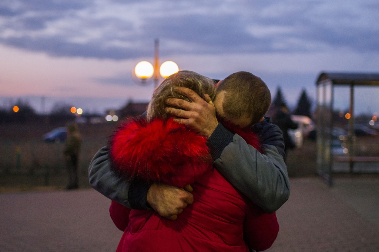 Oameni din întreaga lume plătesc cazări în Ucraina, doar pentru a le trimite bani locuitorilor. S-au strâns peste 2 milioane de dolari