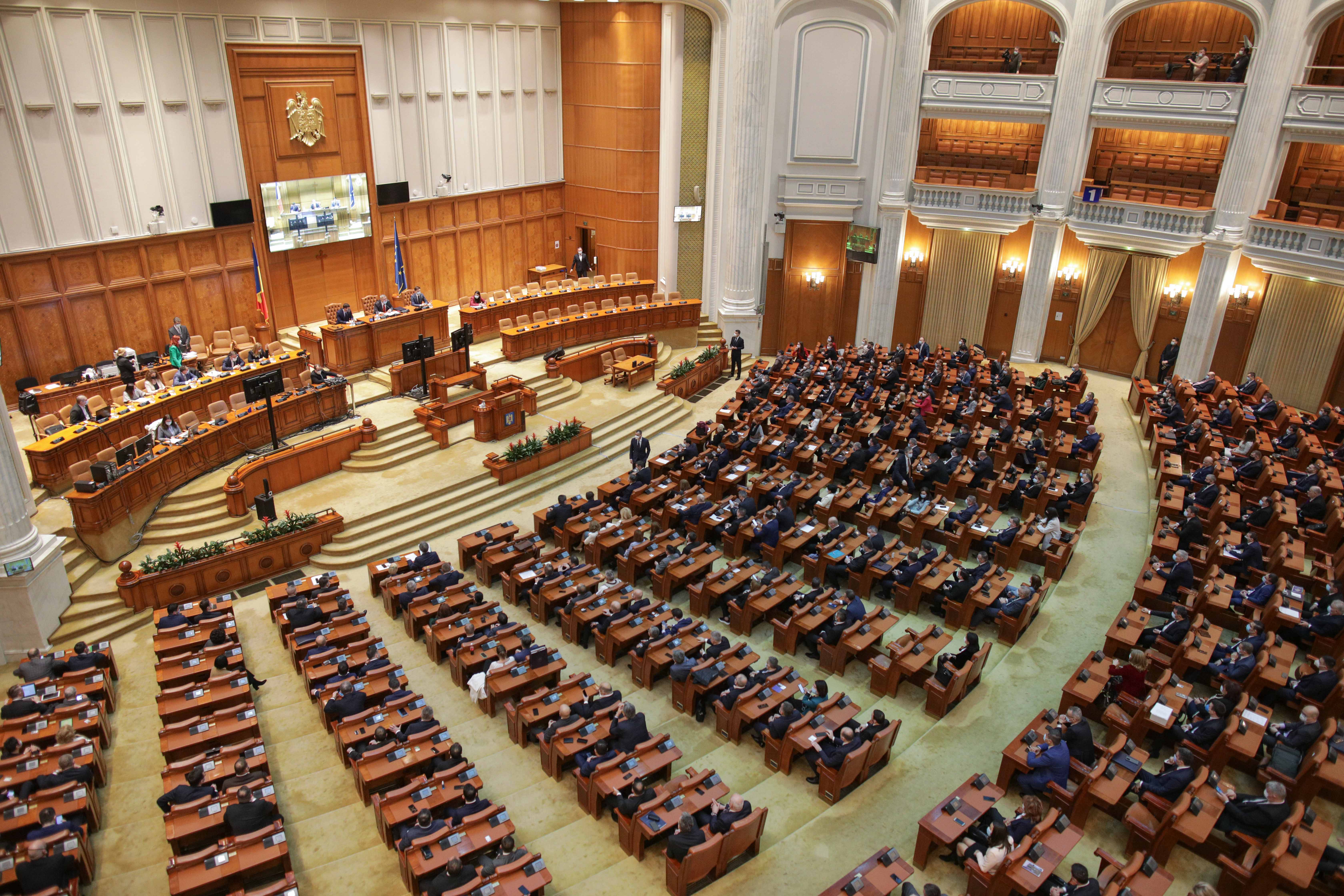 Euro 2024, România-Ucraina. Plenul Camerei Deputaţilor a fost suspendat pentru ca parlamentarii să vadă meciul