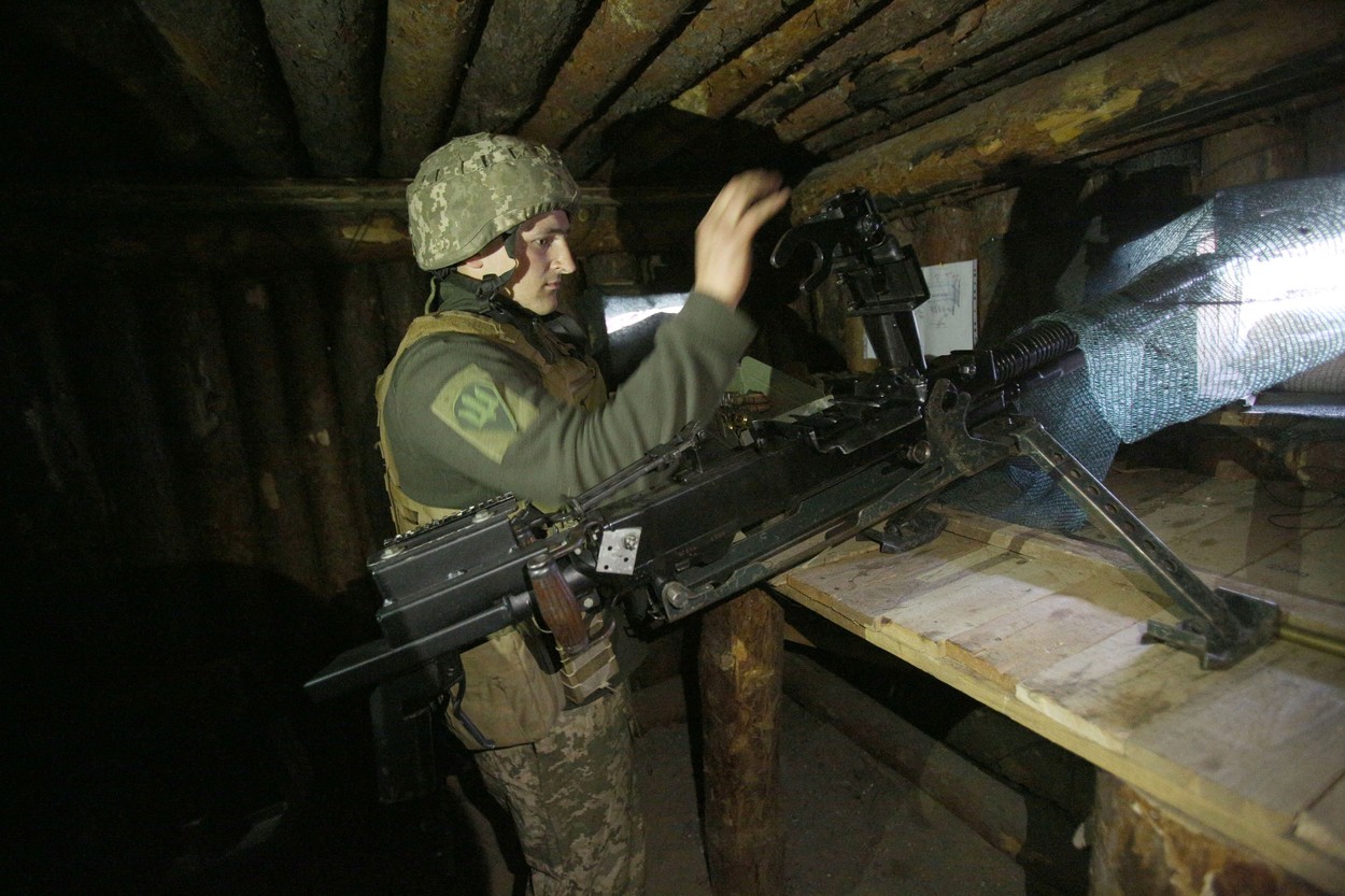 Ucraina închide un punct de trecere spre Donbas din cauza bombardamentelor cu mortier și grenade anti-tanc ale rebelilor pro-ruși