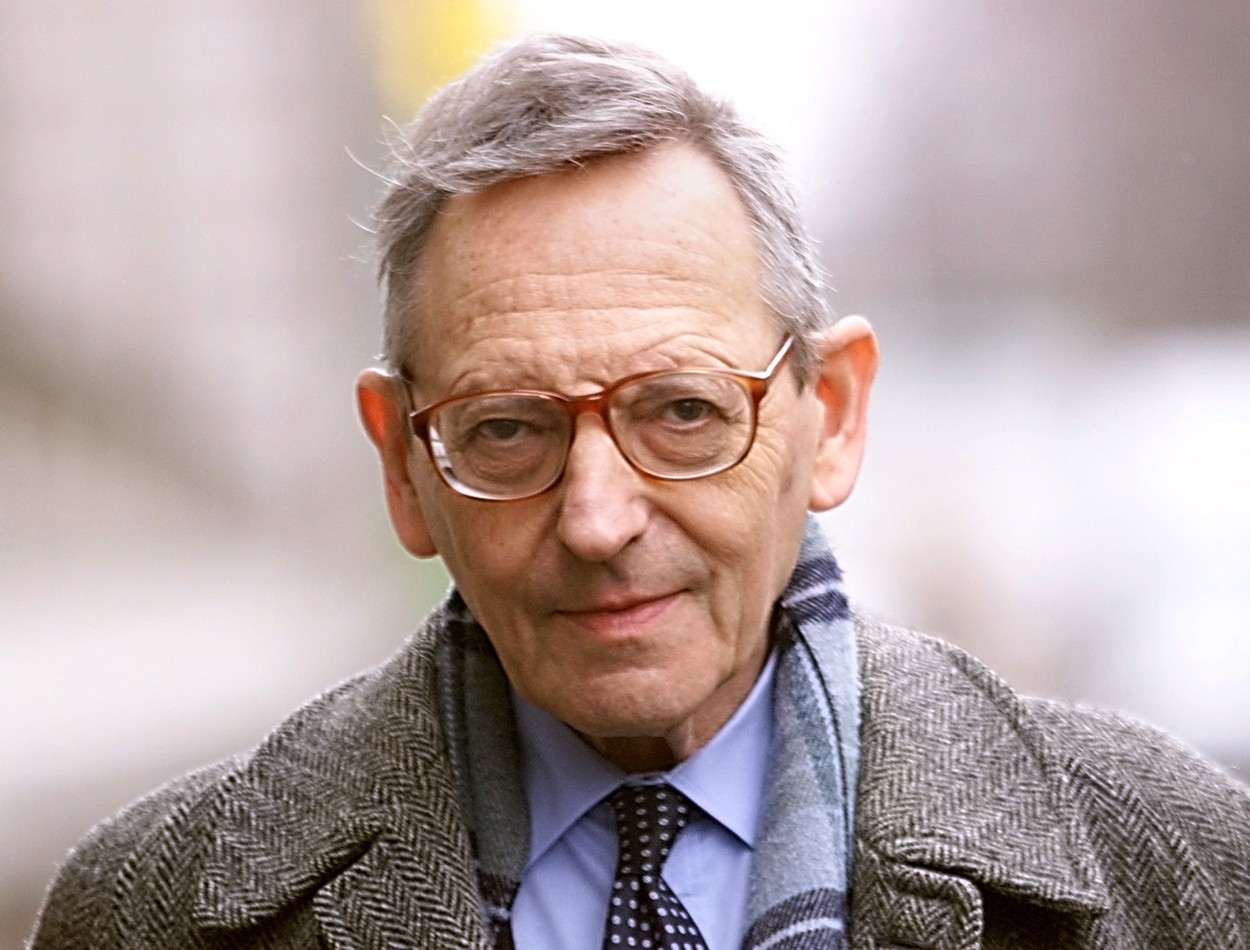 A murit biologul François Gros, unul dintre cei care au descoperit ARN mesager