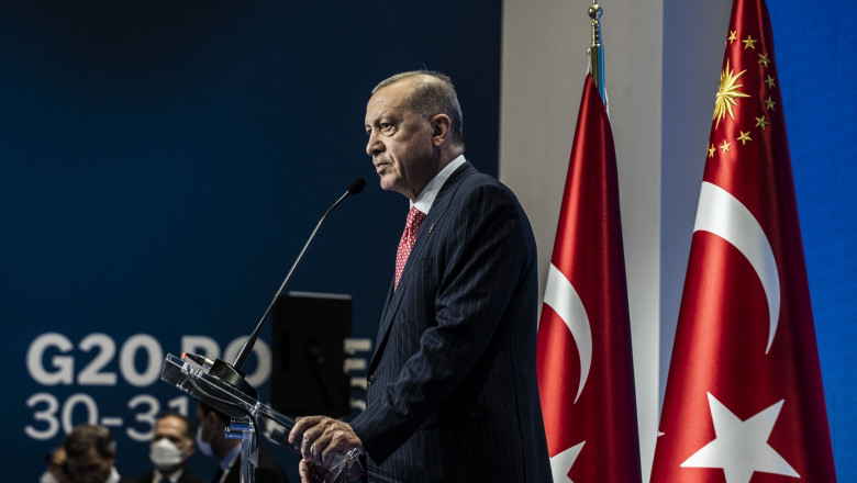 Președintele Turciei, Erdogan, la pupitru