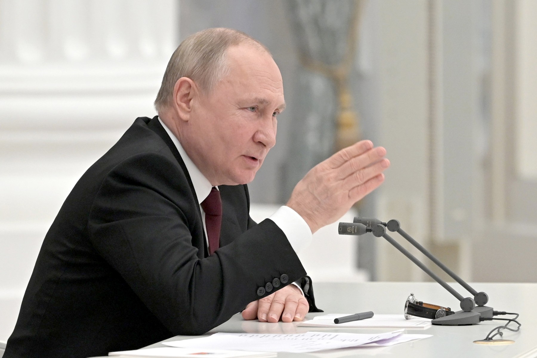 Putin vrea să reorienteze exporturile energetice ruseşti din Europa spre Asia