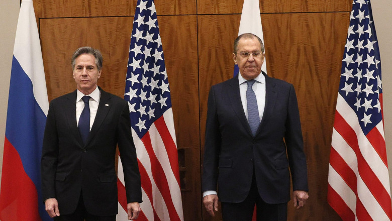 Geneva, Switzerland. 21st Jan, 2022. US Secretary of State Antony Blinken (L) and Russia's Foreign Minister Sergei Lavrov pose ahead of security talks at the Hotel President Wilson. Credit: Sergei Bobylev/TASS/Alamy Live News