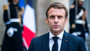 Emanuel Macron face declarații.