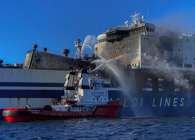 incendiu feribot grecia (11)