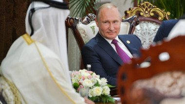 Putin în discuții cu Emirul Qatarului