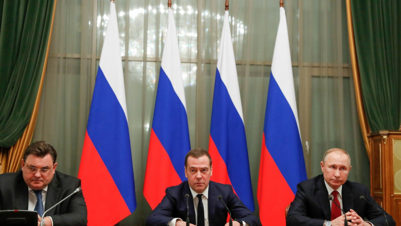 medvedev si putin