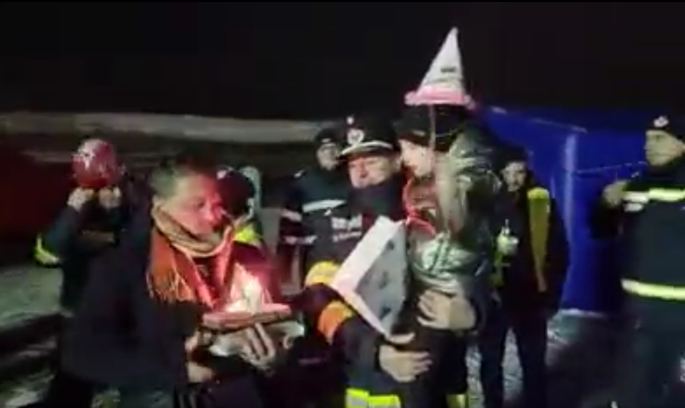 Momente emoționante în tabăra de refugiați de la Siret. O fetiță a împlinit 7 ani și a avut parte de o petrecere surpriză