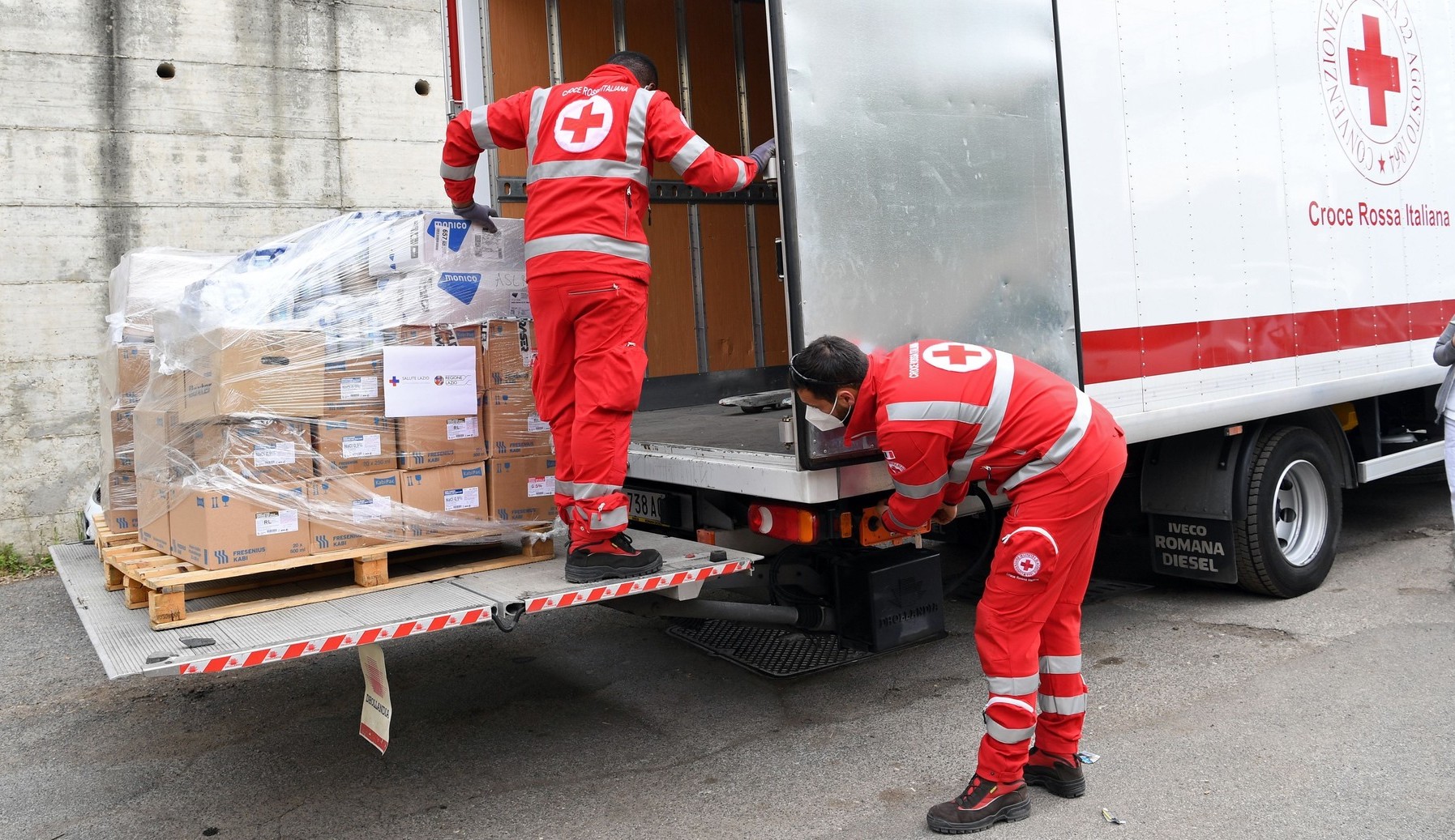 Ucraina cere ajutorul Crucii Roşii pentru a crea coridoare umanitare