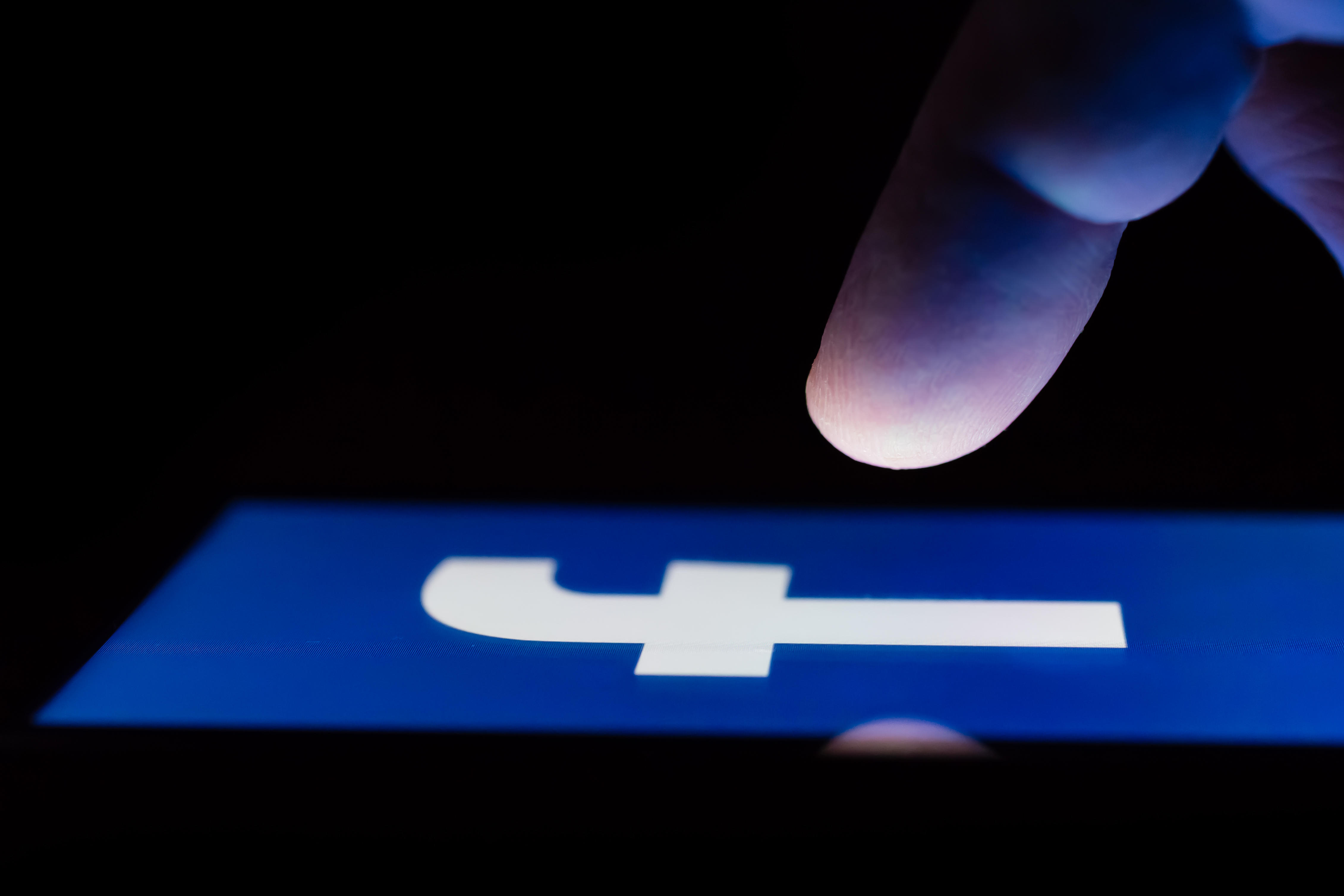 Rusia a blocat accesul la Facebook pe teritoriul țării