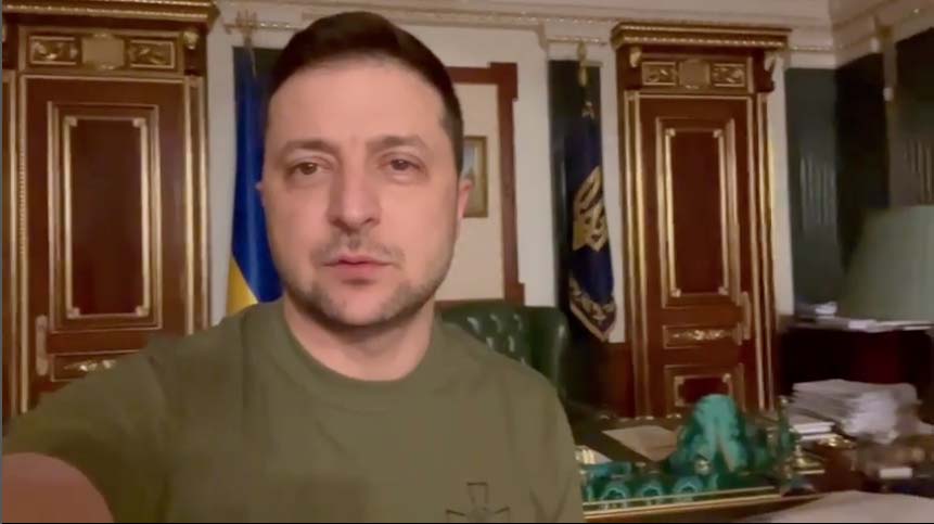 Zelenski anunță că nu a fugit din Kiev: „Nimeni nu a plecat nicăieri”