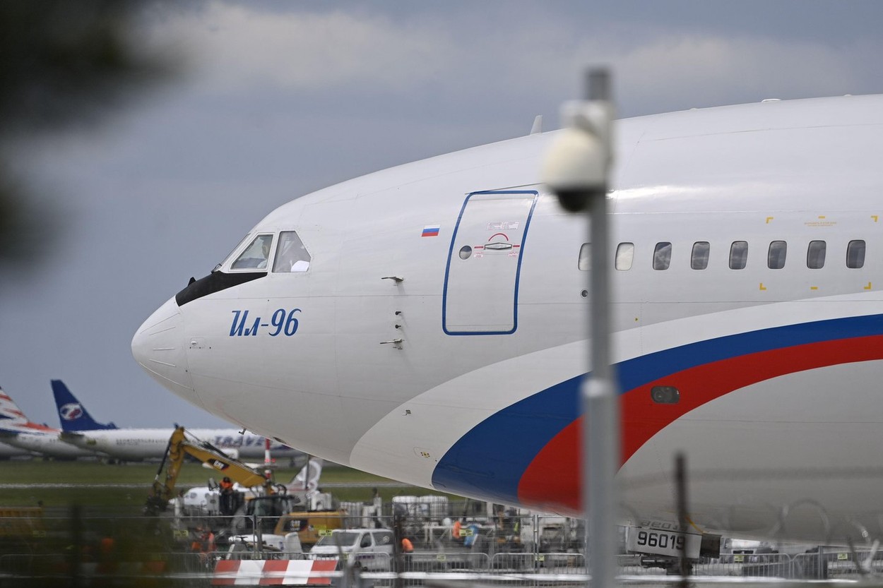 Rusia a trimis un avion în SUA pentru a-i aduce acasă pe diplomații expulzați de Washington