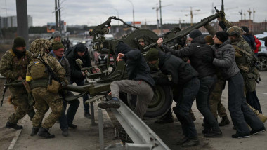 ucraineni fac baricade in jurul kievului