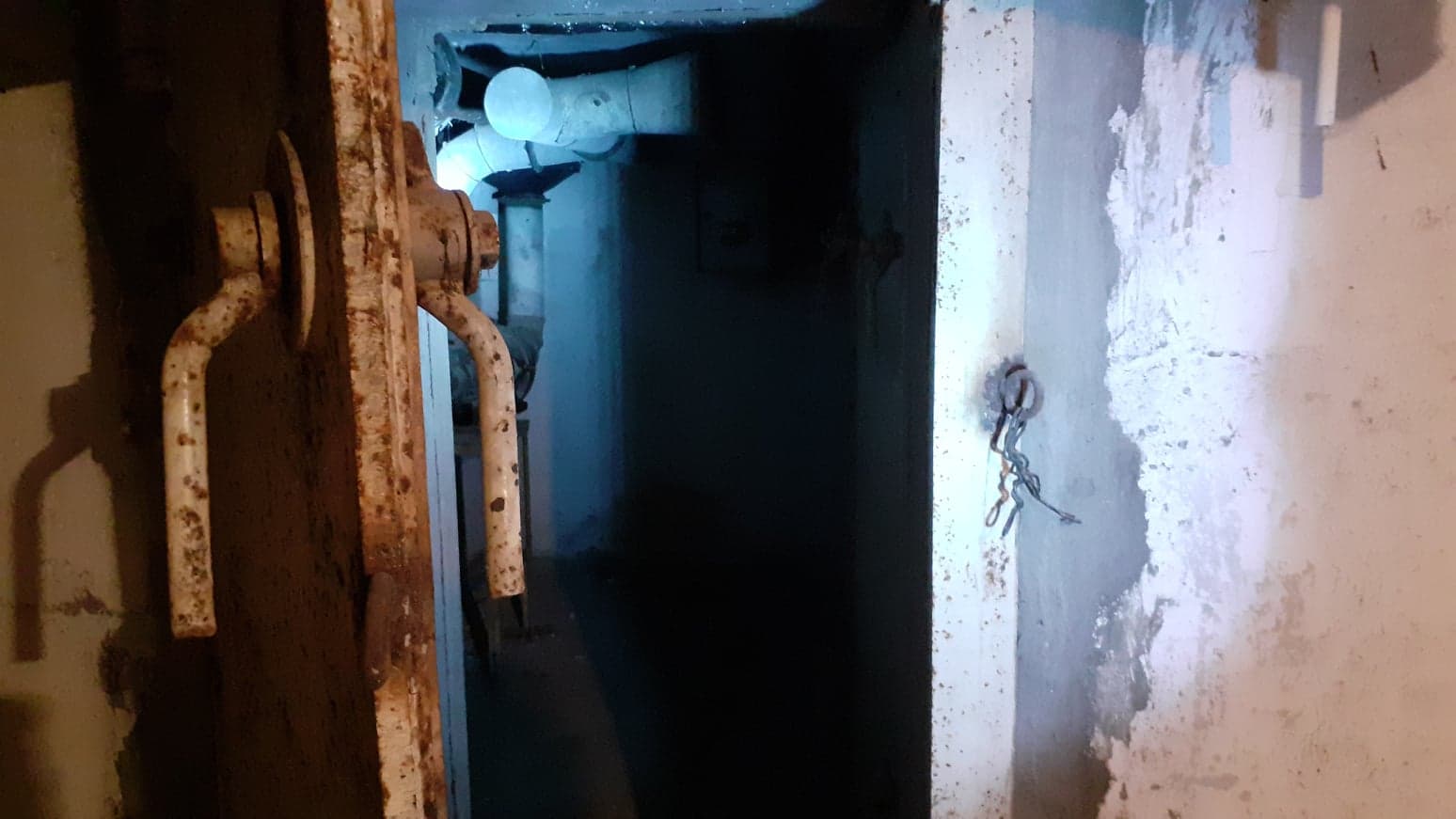 „Aici, teoretic, e un buncăr”. Starea adăposturilor de apărare civilă din București. Ce învățăminte putem trage din experiența Ucrainei