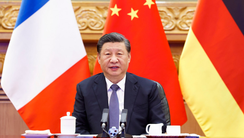 Xi Jinping susține un discurs