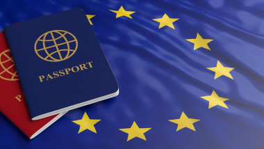 Pașapoarte pe un steag al UE