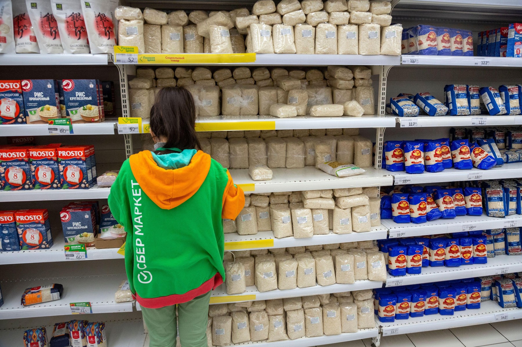 Rusia vrea să reglementeze prețurile la alimente, medicamente și alte bunuri. Inflația a crescut la un nivel record al ultimilor 7 ani