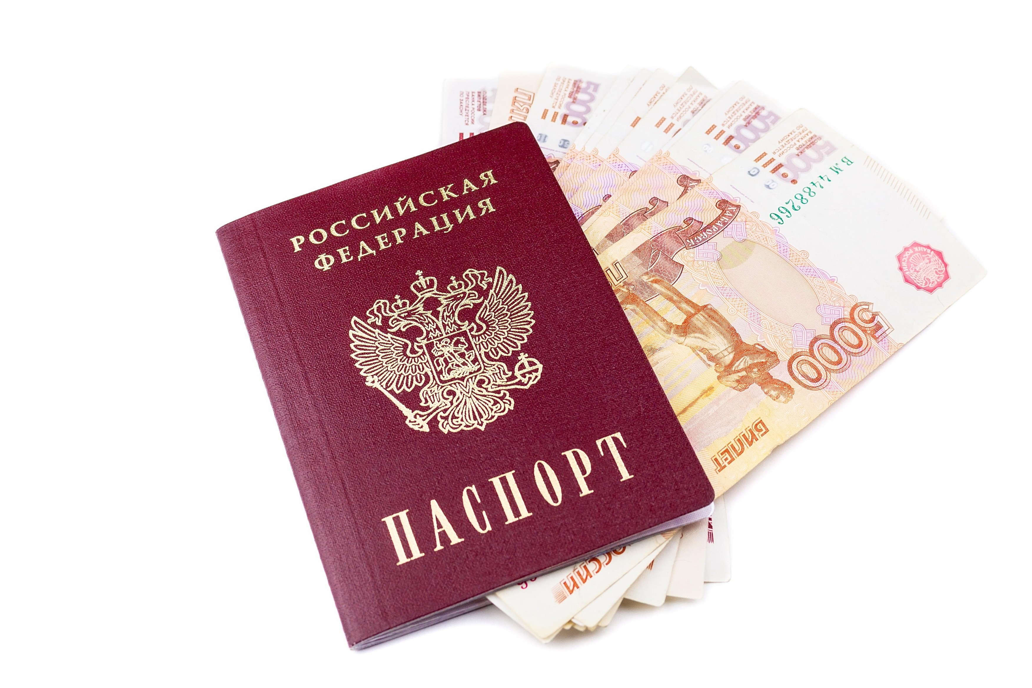Mii de turiști ruși au rămas fără bani și blocați în stațiuni din Asia după sancțiunile împotriva Rusiei