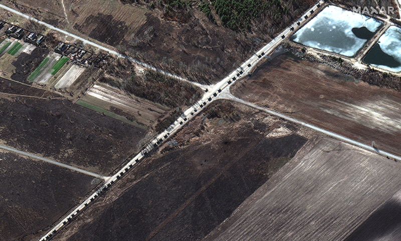 Război în Ucraina. Bombardamente lângă Kiev, în timp ce spre capitală se îndreaptă un convoi militar rus lung de 64 de kilometri