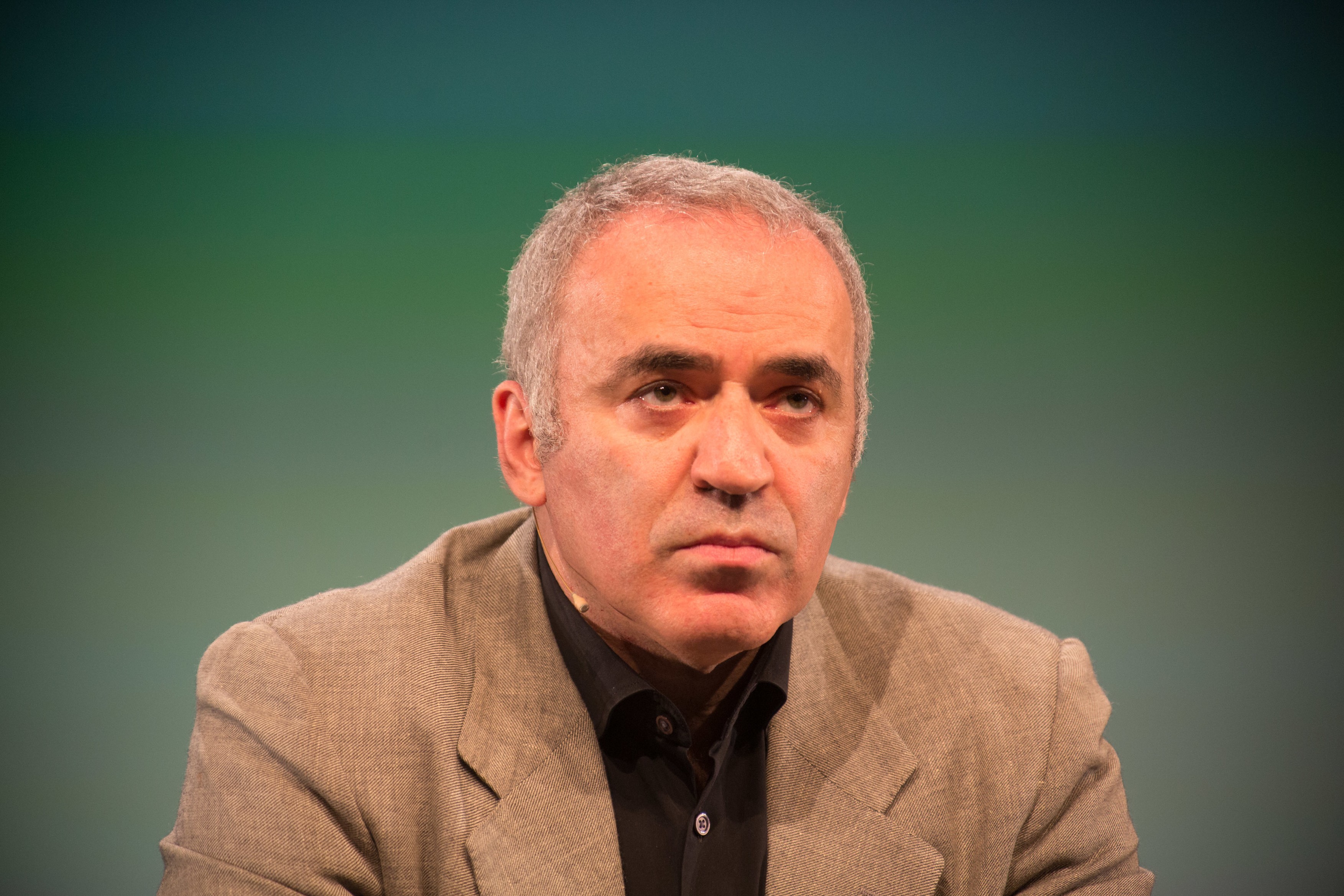 Fostul campion mondial de șah Garry Kasparov și alți ruși cunoscuți aflați în exil au creat Comitetul Anti-Război împotriva lui Putin