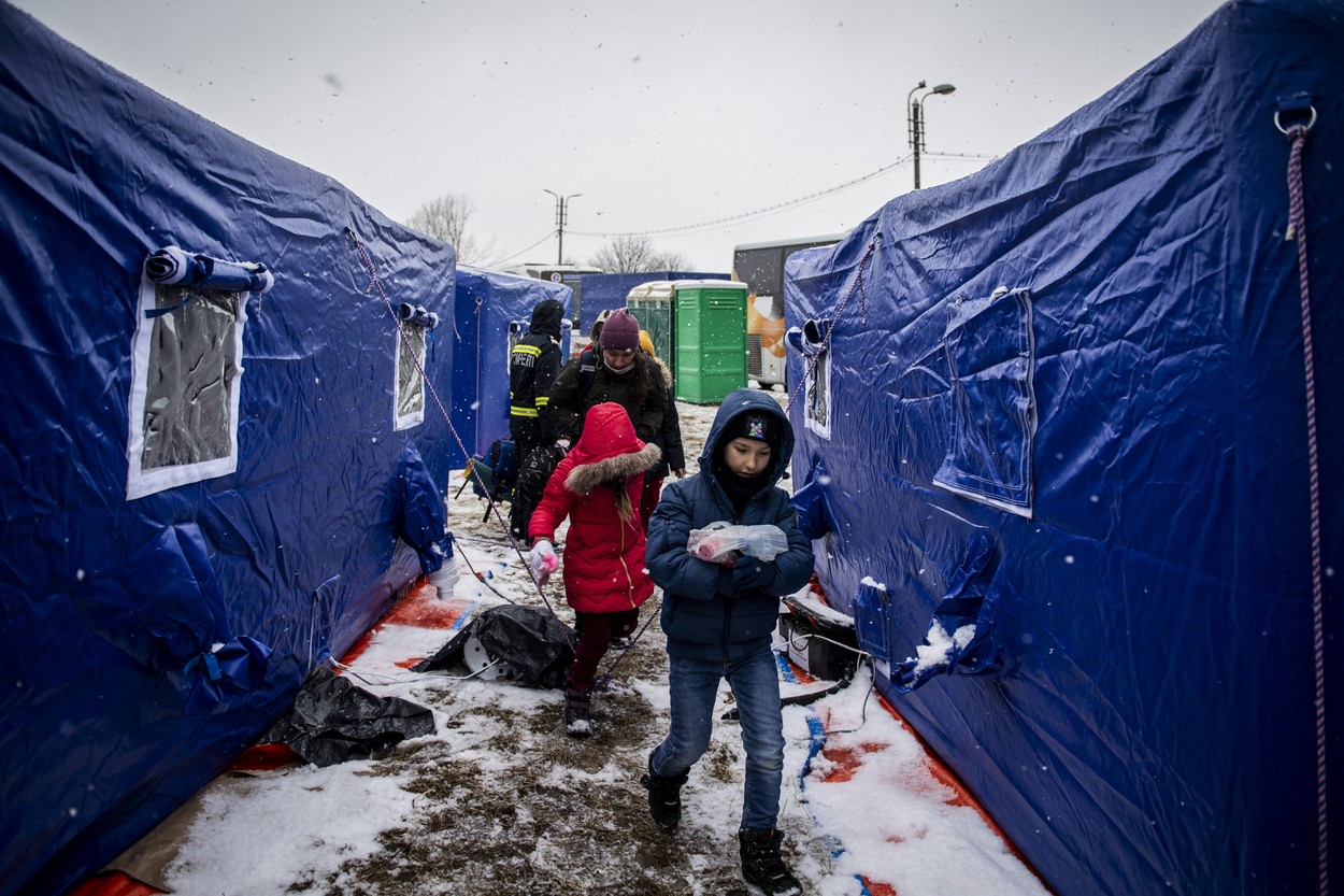 Franța trimite la hub-ul umanitar de la Suceava două convoaie cu echipamente medicale și de intervenție, pentru Ucraina