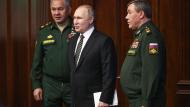 Moscow, Russia. 21st Dec, 2021. Russia's Defense Minister Sergei Shoigu, Russia's President Vladimir Putin, and Russia's First Deputy Defense Minister Valery Gerasimov (L-R), the chief of the General Staff of the Russian Armed Forces, attend an extended m
