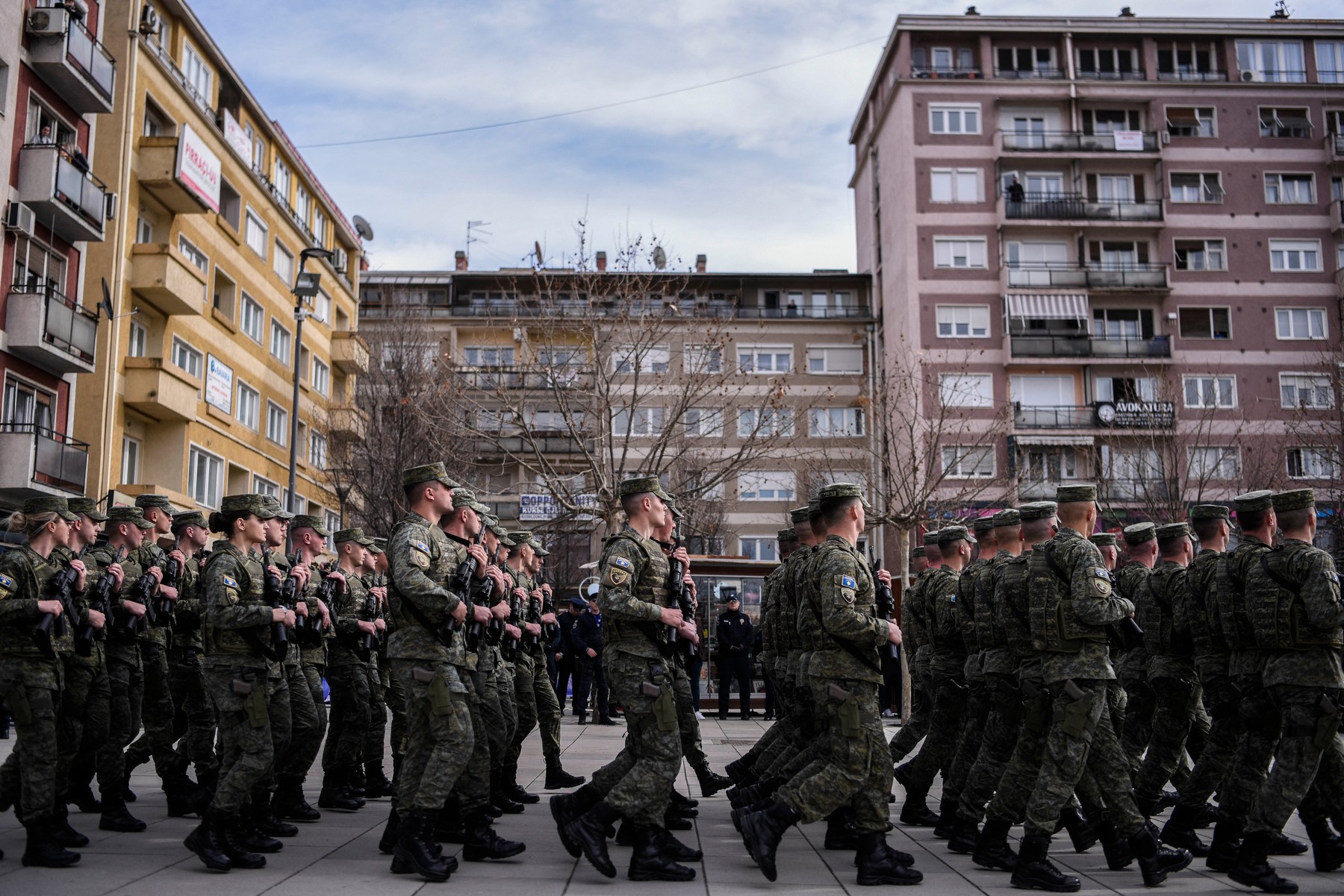Parlamentul din Kosovo cere guvernului să înceapă negocierile de aderare la NATO