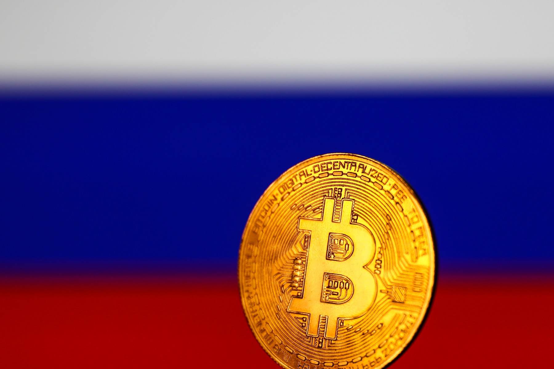 Cum ar putea Rusia să reducă efectul sancțiunilor cu ajutorul criptomonedelor (analiză Reuters)