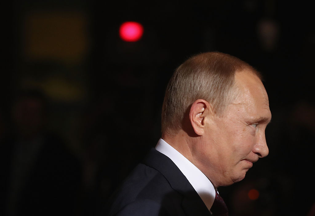 FOTO. Păpuși de paie cu fața lui Putin, bătute în cuie pe „copacii sacri” din Tokyo. „Rugați-vă pentru exterminarea lui”