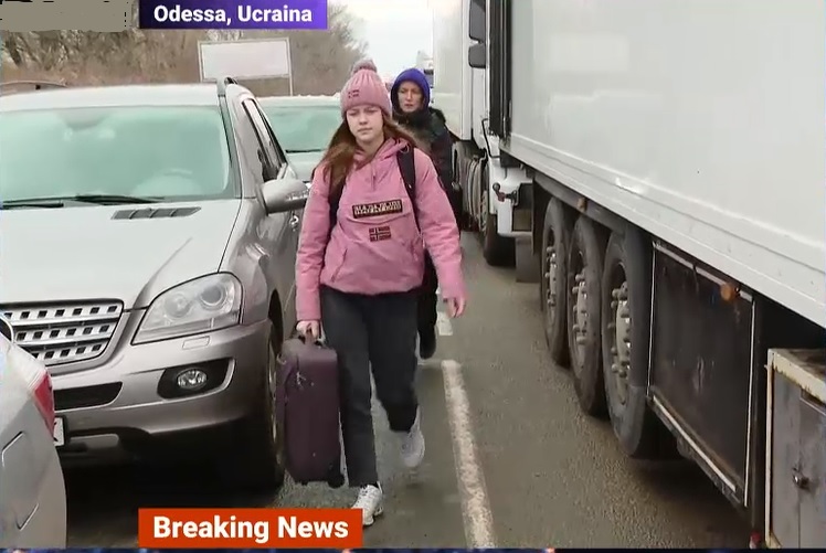 Corespondență specială din Ucraina. Copiii spun că nu mai pot merge, mamele îi îndeamnă: Încă puțin și ajungem unde nu mai cad bombe