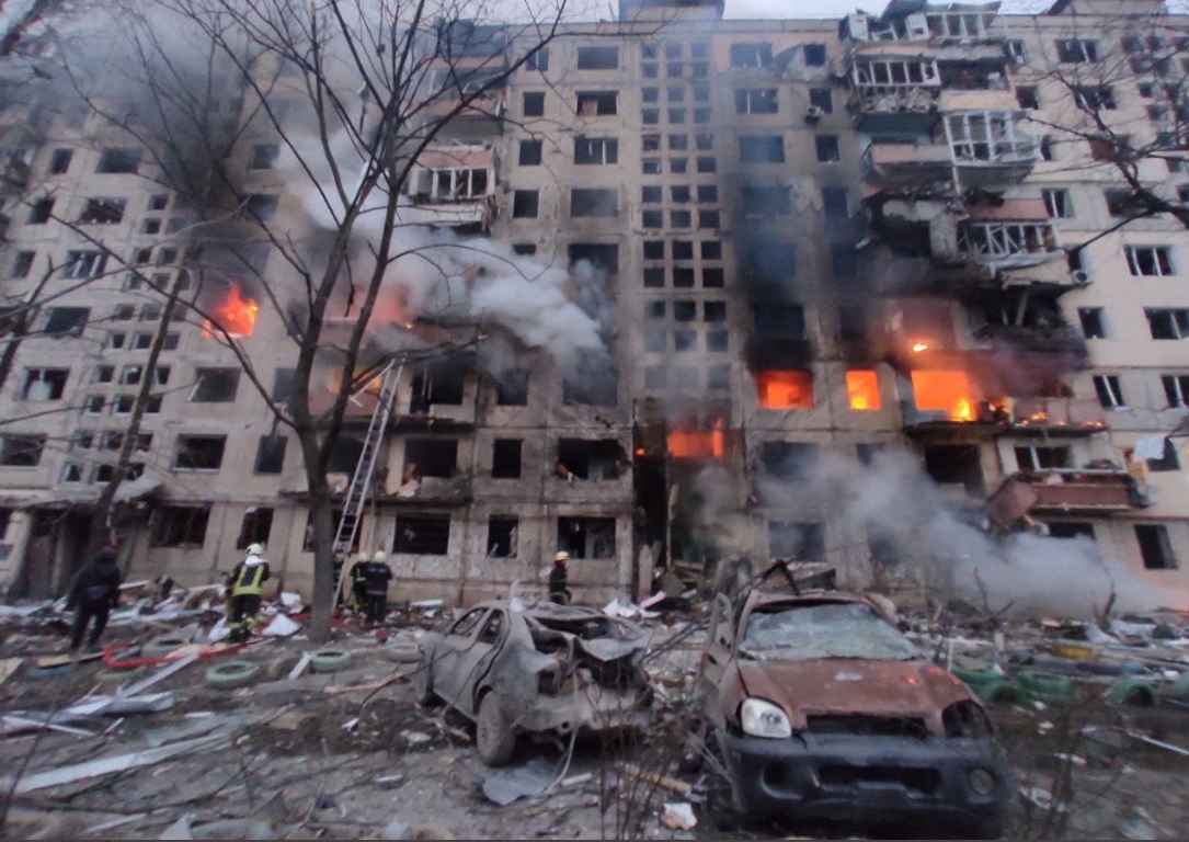 Război în Ucraina. A început a patra rundă de negocieri. Bombardamente în mai multe orașe. În Mariupol ar fi murit 2.500 de civili