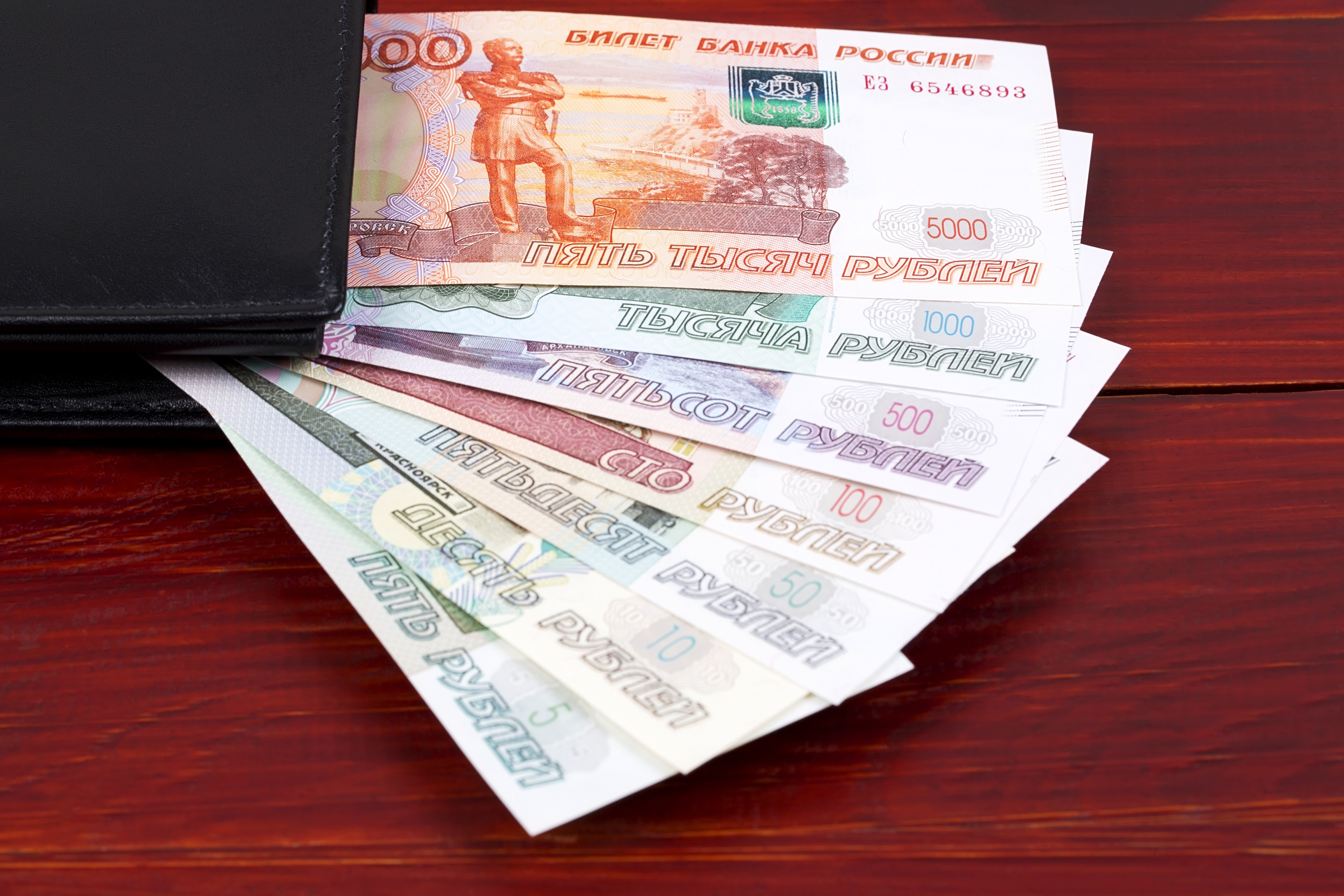 Rusia e la un pas să intre în incapacitate de plată și amenință cu acțiuni în justiție
