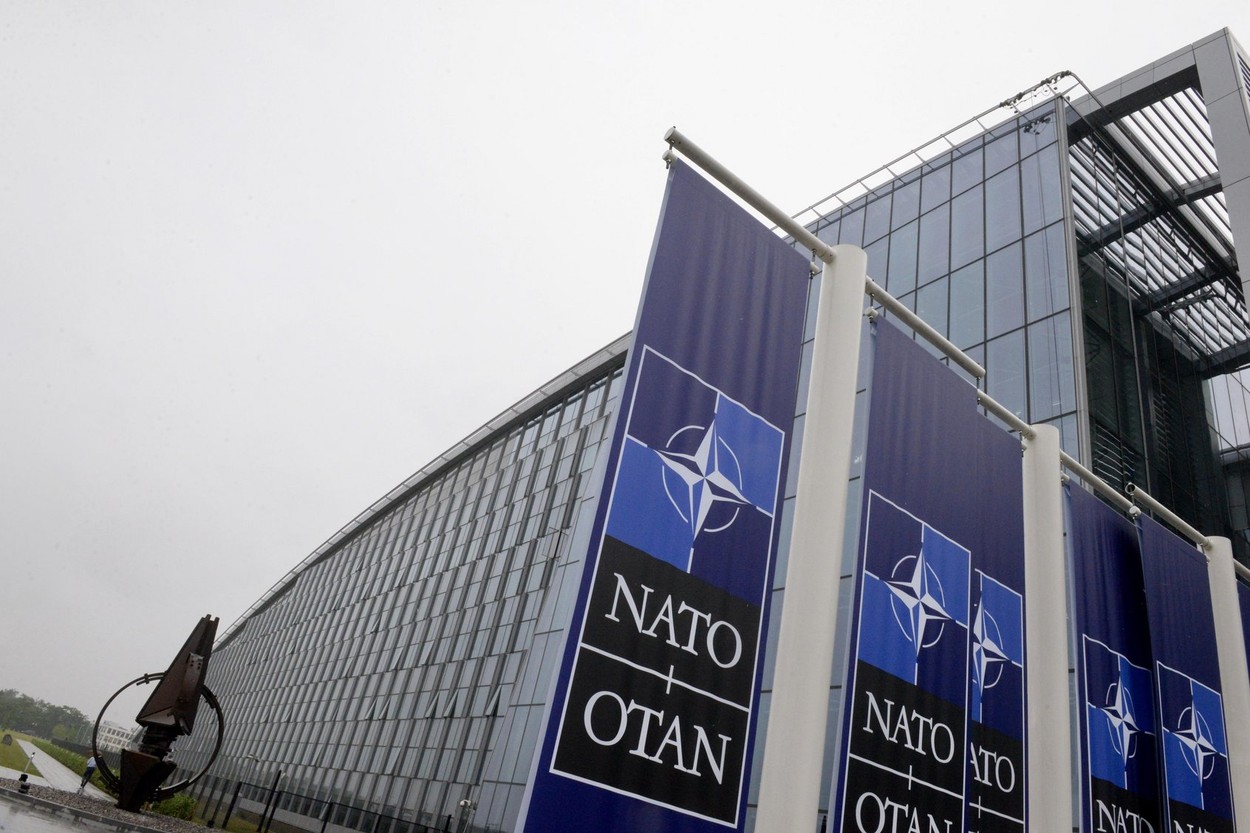 Miniștrii de Externe din NATO discută săptămâna aceasta despre consolidarea prezenței în Europa de Est