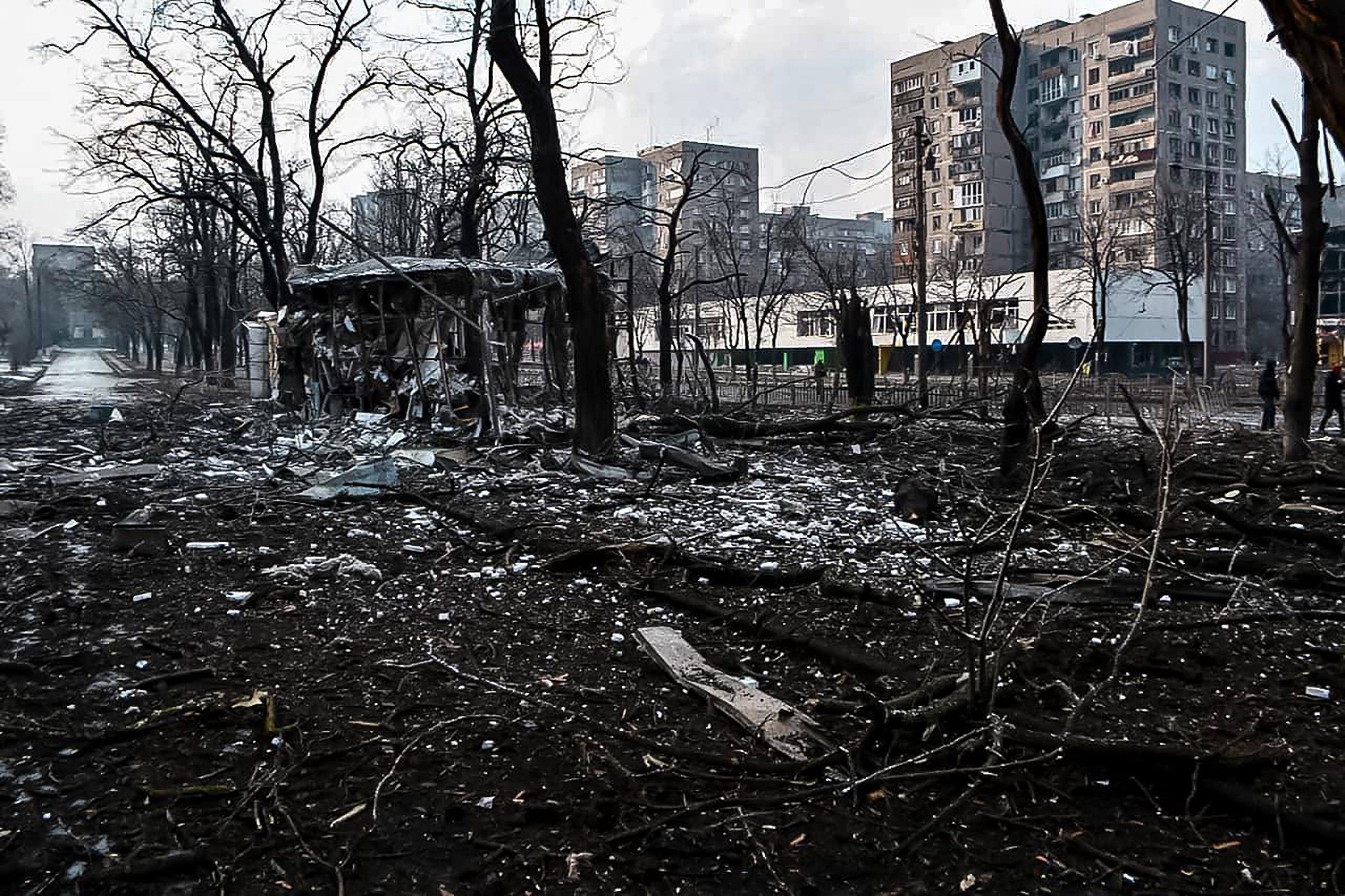 Un obuz a ucis 10 oameni care stăteau la coadă pentru pâine, în Cernihov. Navele ruse bombardează 4 localități de lângă Odesa