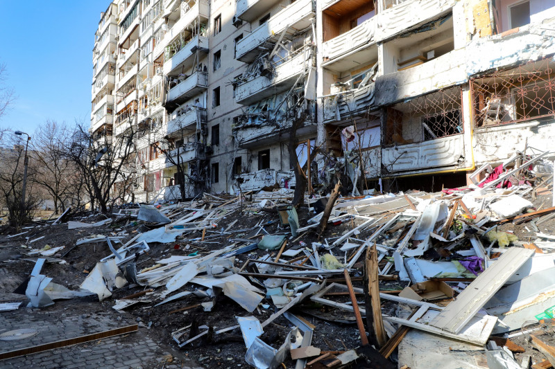 Damage to 10-storey building in Kyiv