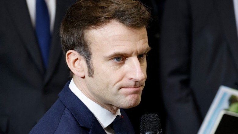 Emmanuel Macron face declarații.