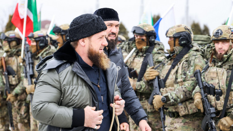 Ramzan Kadîrov inspectează soldații ceceni