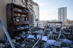 ruine ale unei clădiri distruse de bombardamente