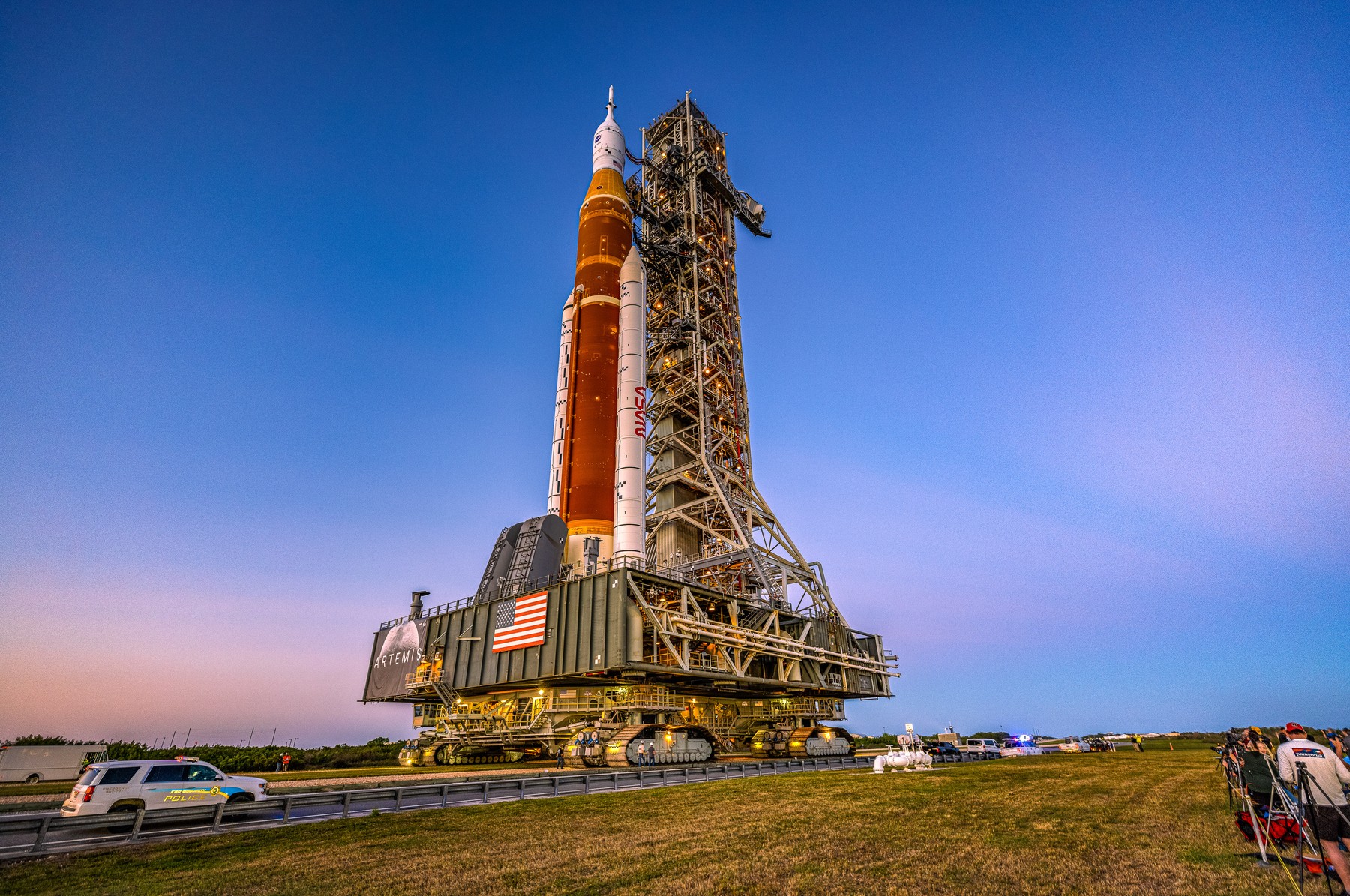 Primele imagini de la debutul noii rachete spațiale cu care NASA vrea să trimită din nou oameni pe Lună