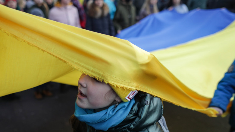Aproximativ 500 de persoane participă la o manifestație împotriva războiului din UcrainaAproximativ 500 de persoane participă la o manifestație împotriva războiului din Ucraina