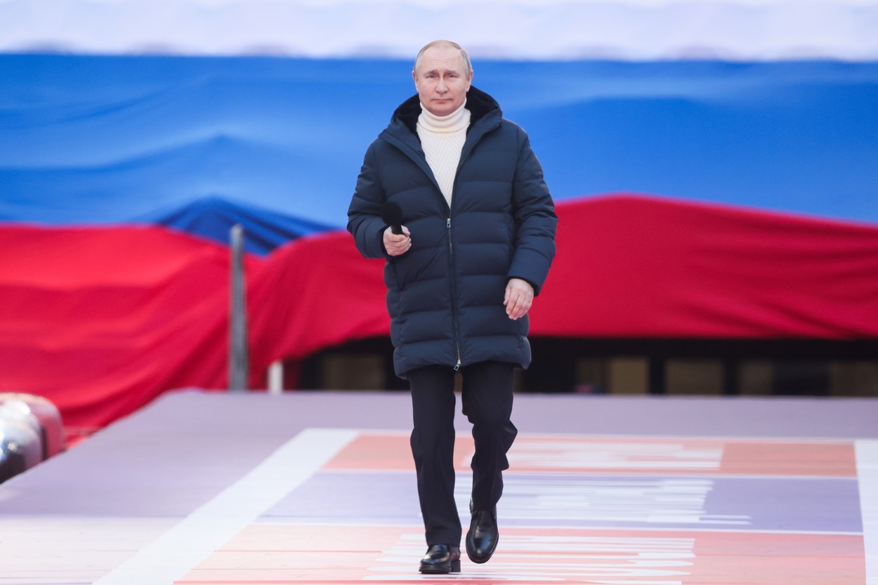 Patronul companiei care a produs geaca purtată de Putin pe stadionul din Moscova: E rușinos. Trimitem donații în Ucraina