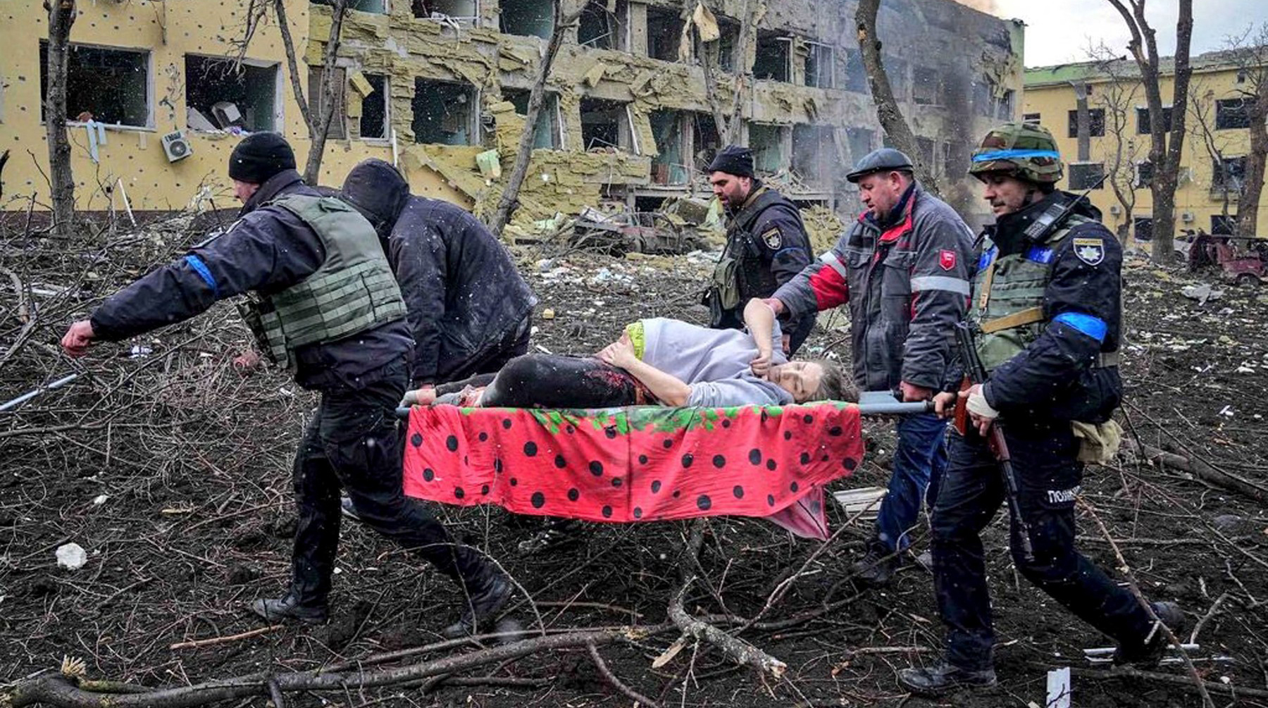 Rusia susține că bombardarea maternității din Mariupol este fake news. Autoritățile locale au anunțat 3 morți, dintre care un copil