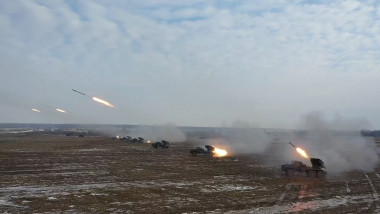 Rachete lansate de pe vehicule militare ruse.