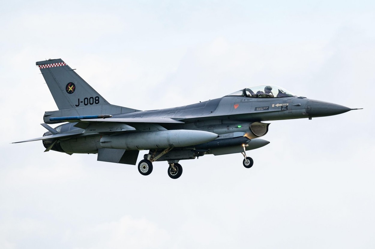 Bulgaria va găzdui până la opt avioane de luptă şi 200 de militari olandezi