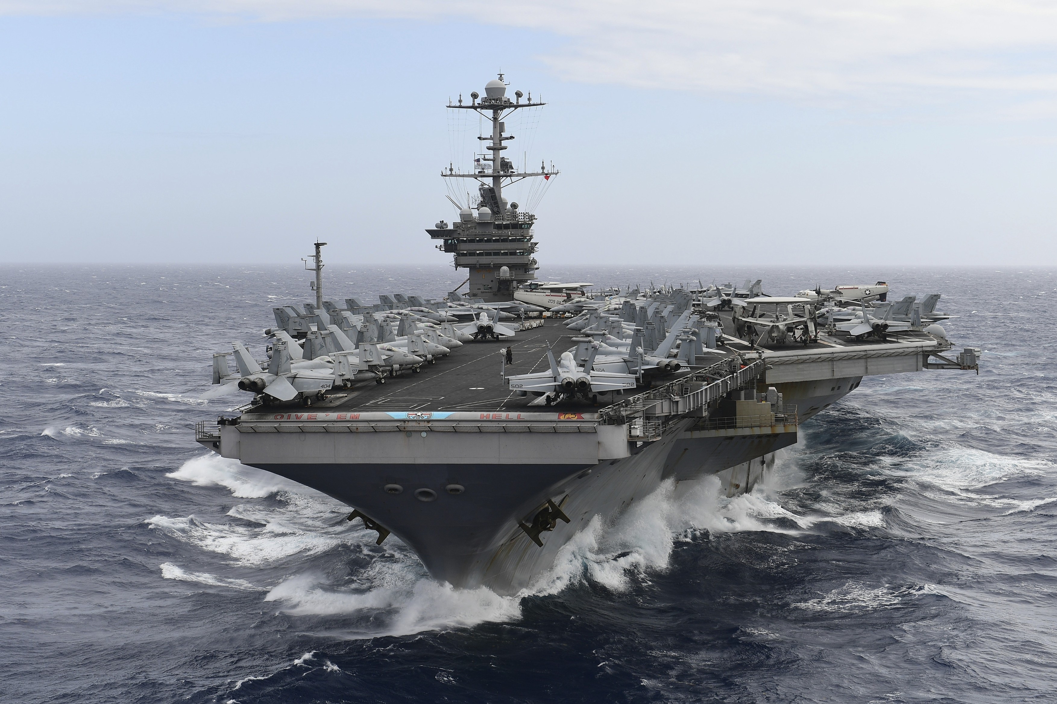 NATO: Avioanele de pe portavionul american aflat în Marea Egee au făcut poliţie aeriană la Marea Neagră