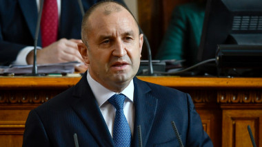 presedintele bulgariei rumen radev in parlamentul bulgar