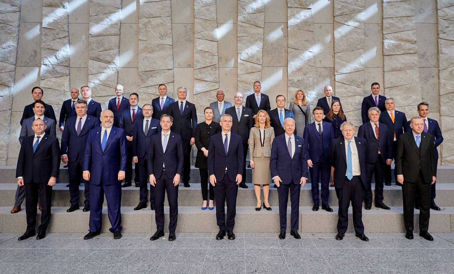 Deciziile luate de liderii NATO la Bruxelles: 40.000 de soldați pe flancul estic și patru grupuri de luptă, inclusiv în România